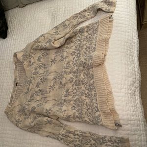 FREE PEOPLE CREAM SWEATER SIZE LARGE NWOT!